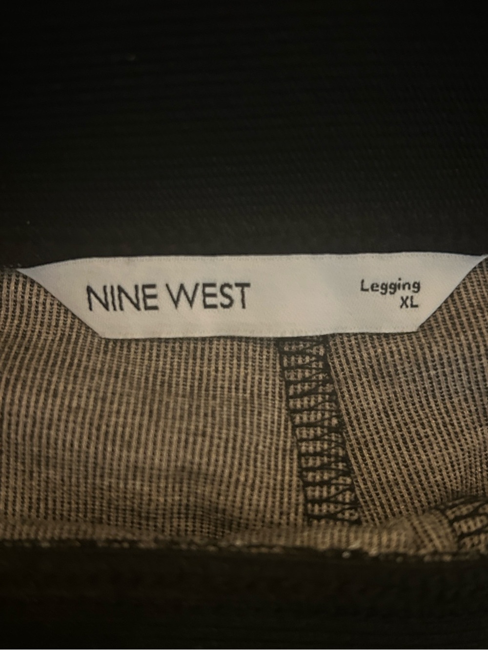 Nine West high waisted houndtooth with seam leggings, size XL - Picture 7 of 8